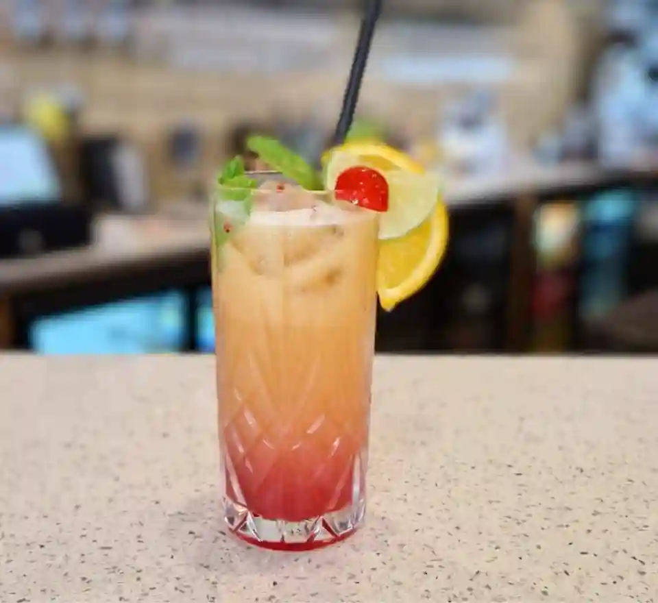 Cocktails and wines at Luna Rossa
